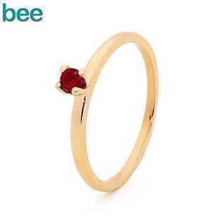 Goldring aus 9 kt. mit rotem Rubin